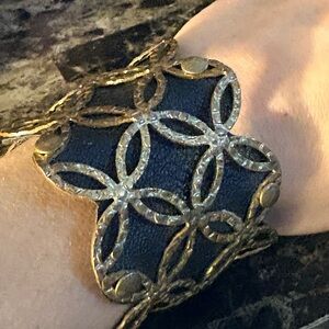 Vintage Elegant Gold and Black leather Bracelet